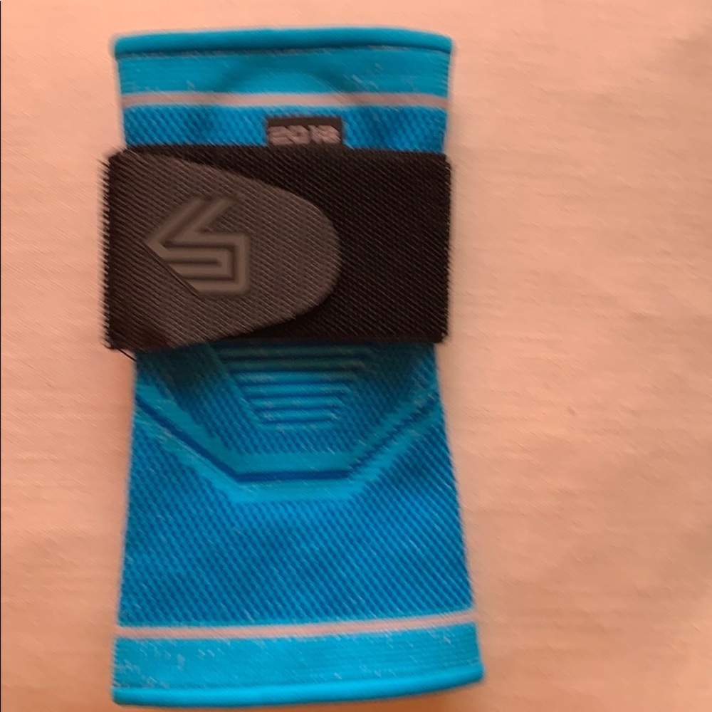 Wrist Support - Picture 5 of 7